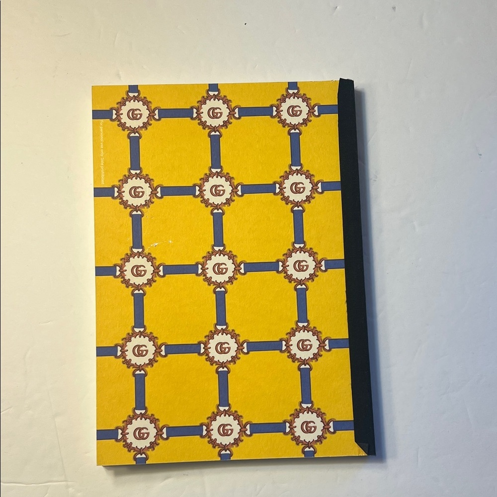 GUCCI GG Yellow and Blue Patterned Notebook RARE Find! LIMITED EDITION - Picture 6 of 16